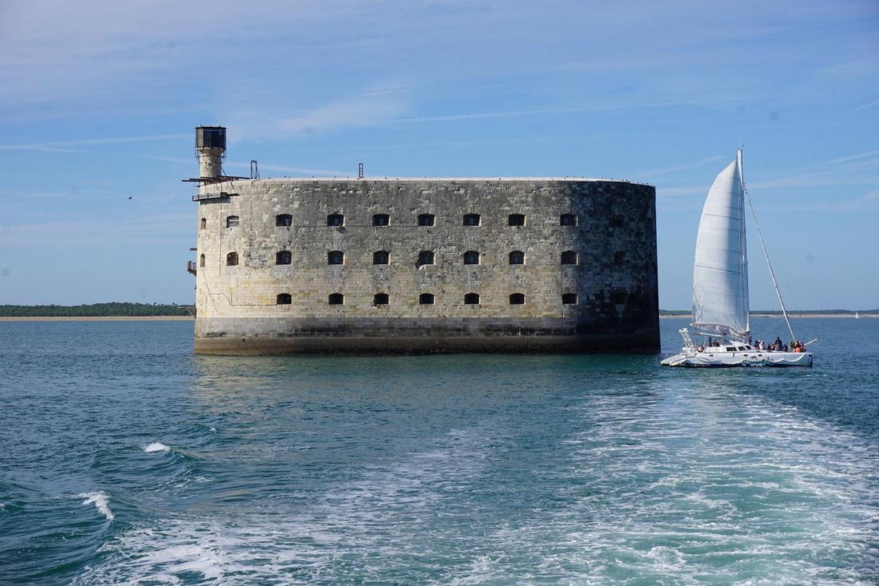 The Clock House, 3 Etoiles Daire La Rochelle  Dış mekan fotoğraf